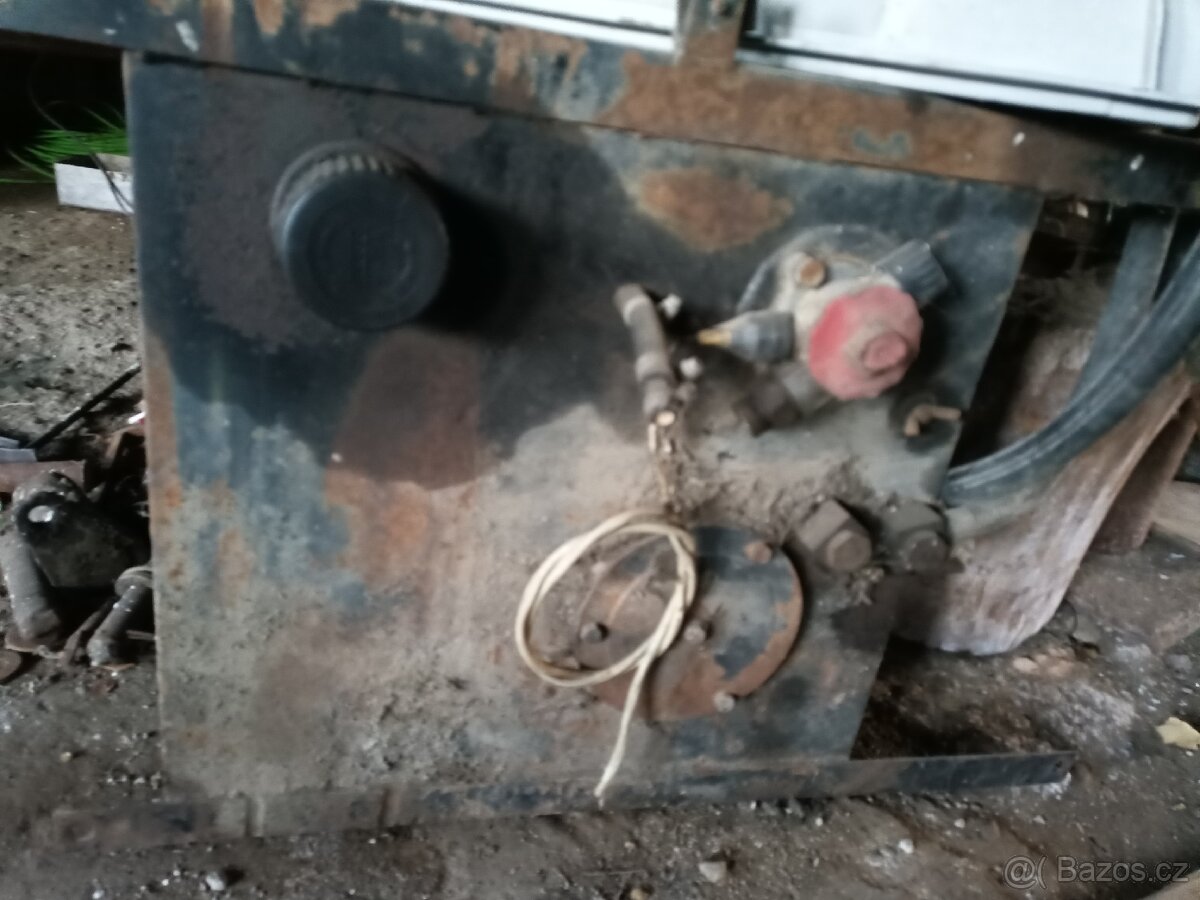Hydraulická nádrž