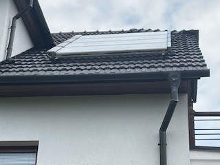 Prodá solární systém pro ohřev teplé vody.