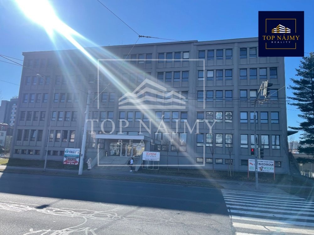 Pronájem skladových prostor – 92 m2, ul. Novinářská, Ostrava