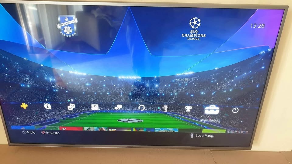 Playstation 4 slim