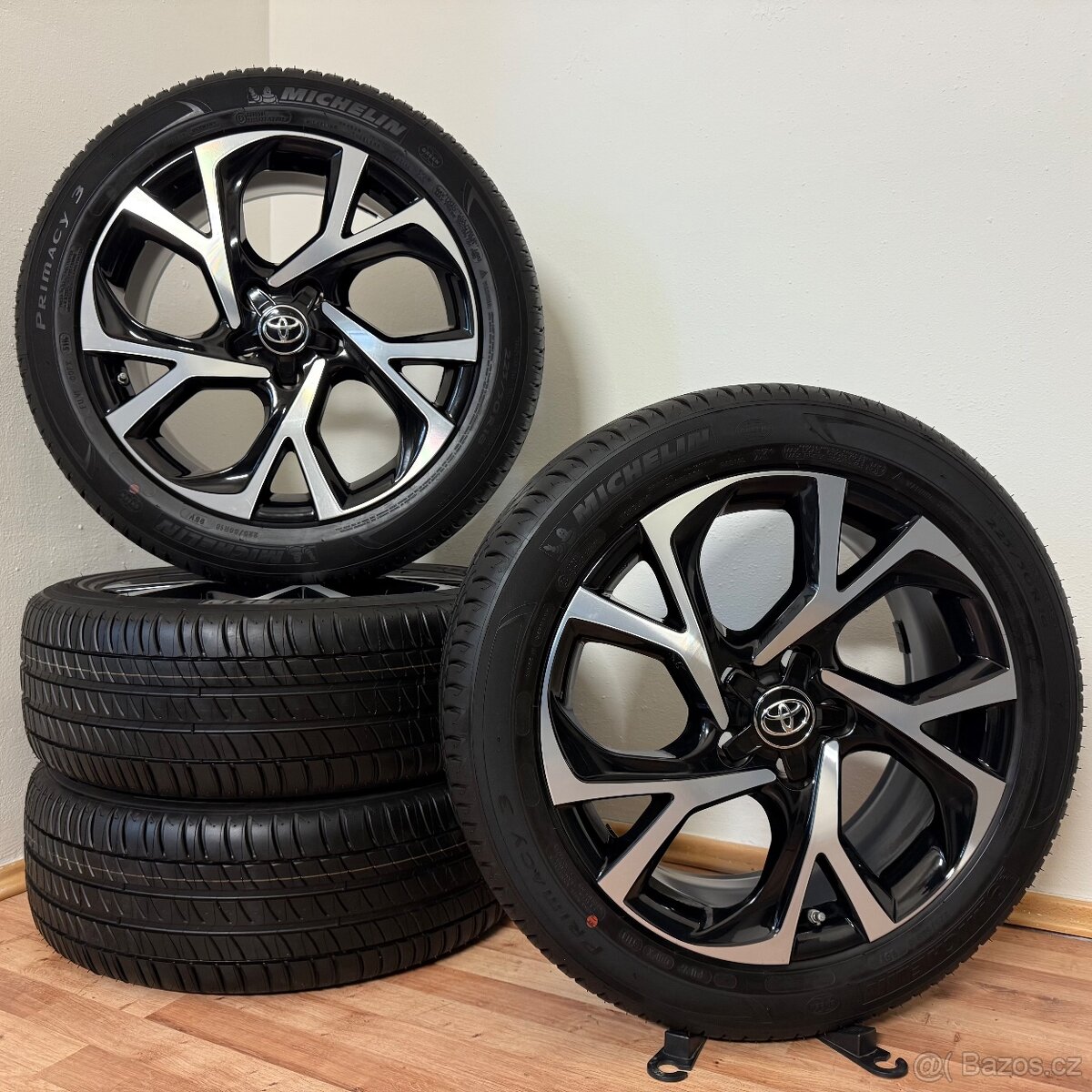 TOYOTA CH-R 5x114,3 R18 ET50+LETNÍ 225/50R18 7mm