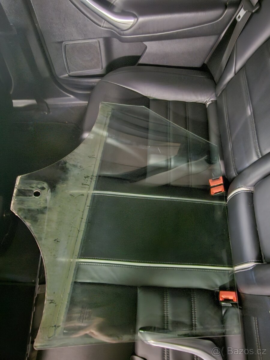 Zadní levé sklo Mondeo mk4
