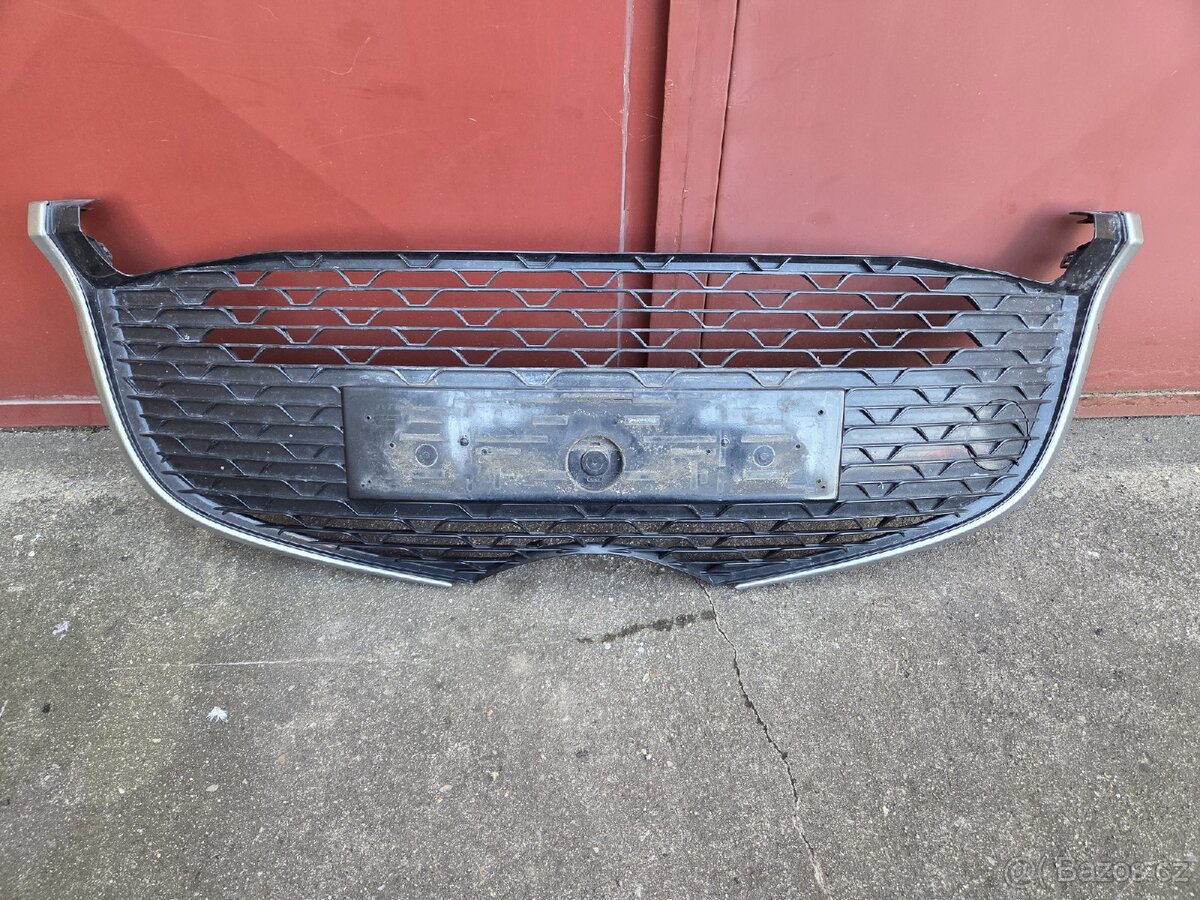 Přední maska Toyota Yaris