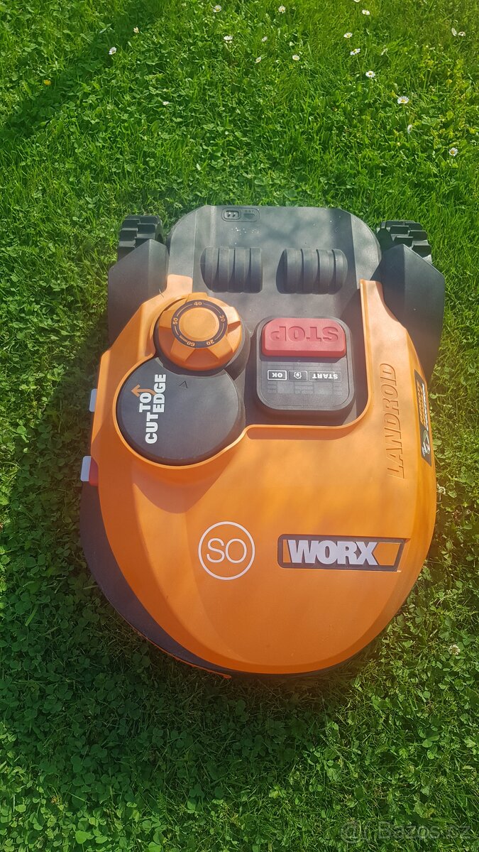 Maketa robotické sekačky WORX