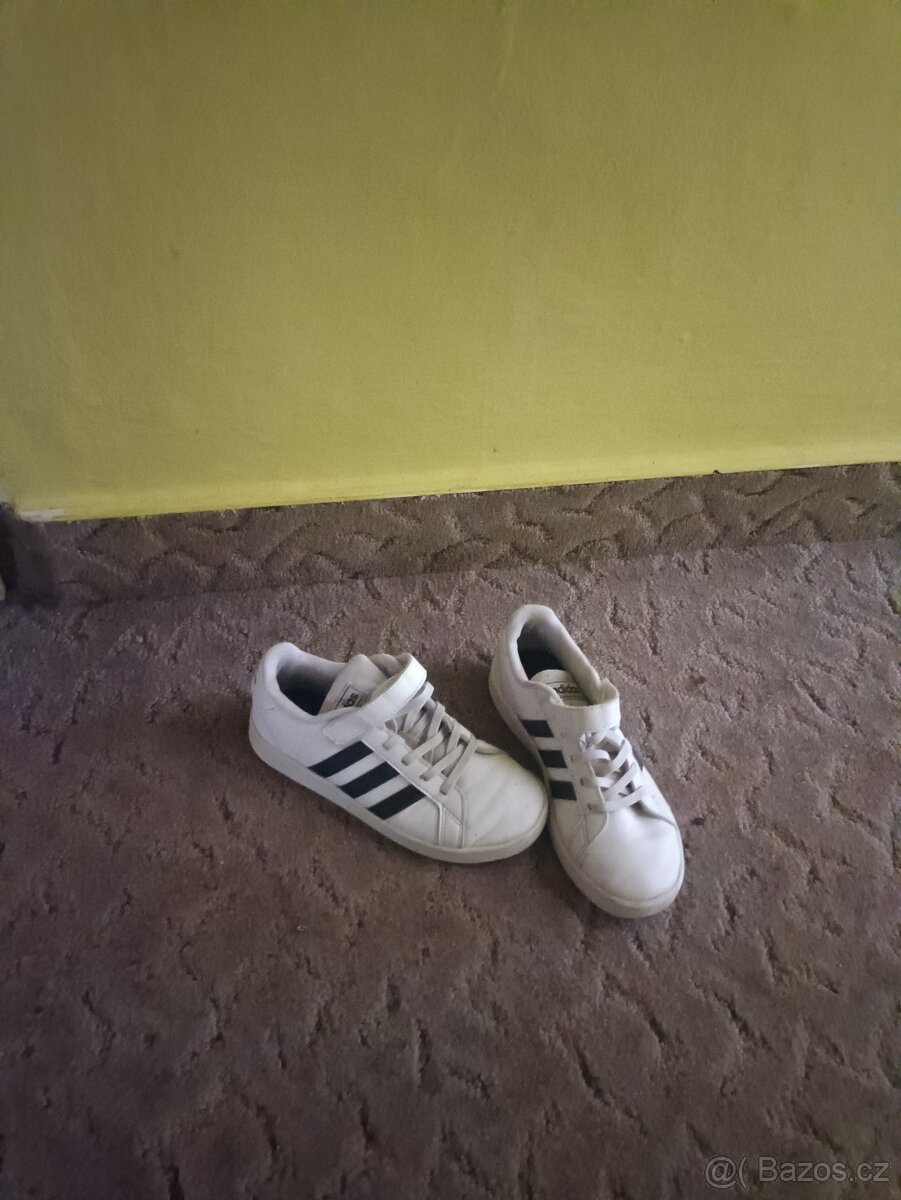 Botasky Adidas vel.33