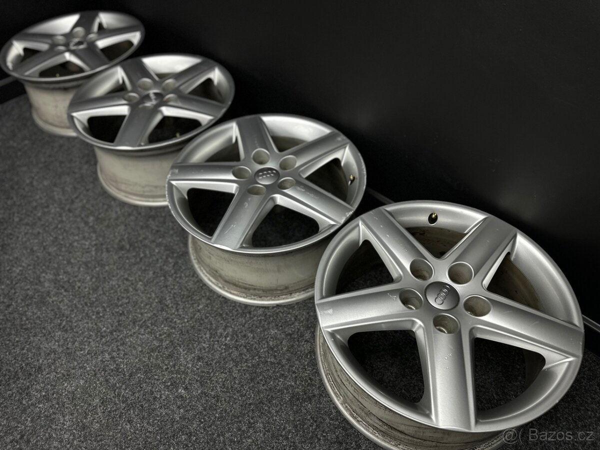 Alu Audi 5x112 17” 8E0601025E