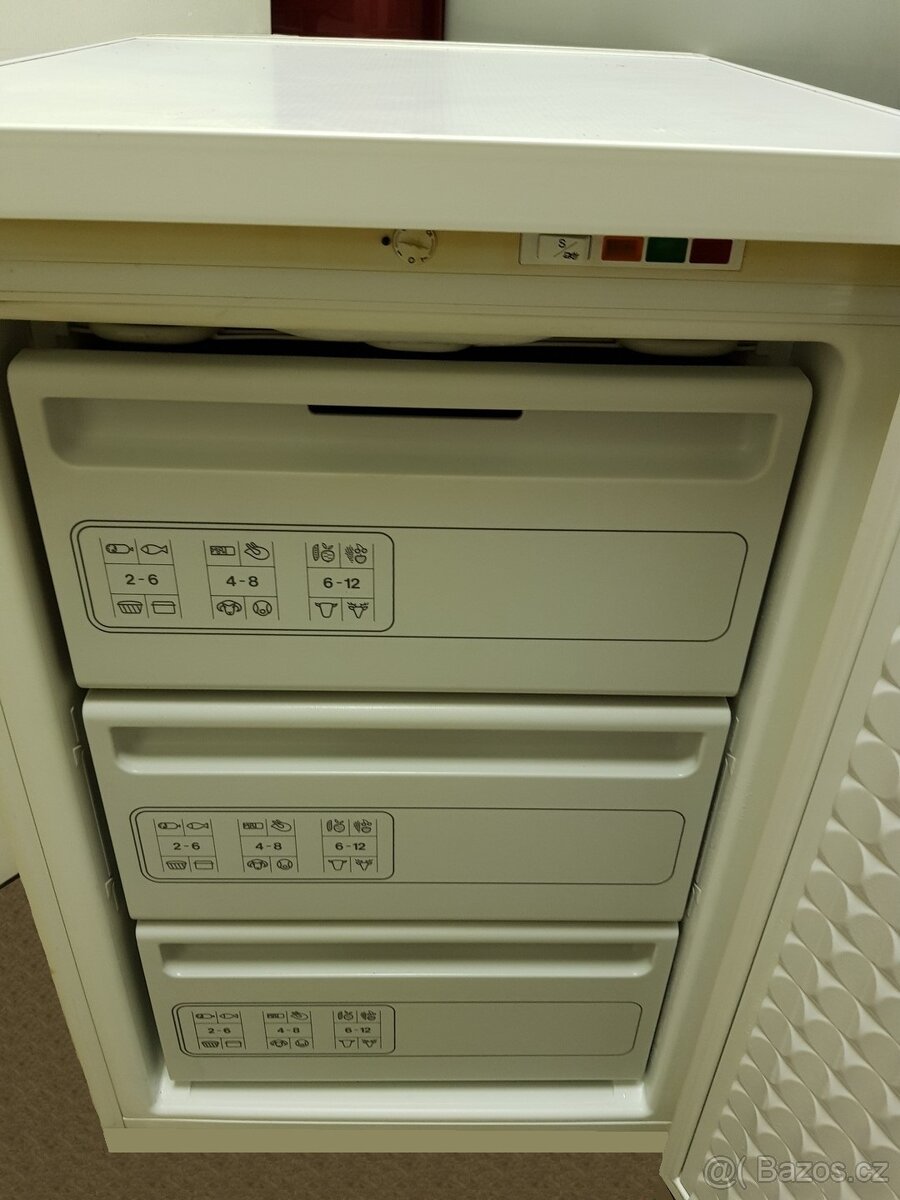 značkový mrazák BOSCH 134 litrů s dovozem