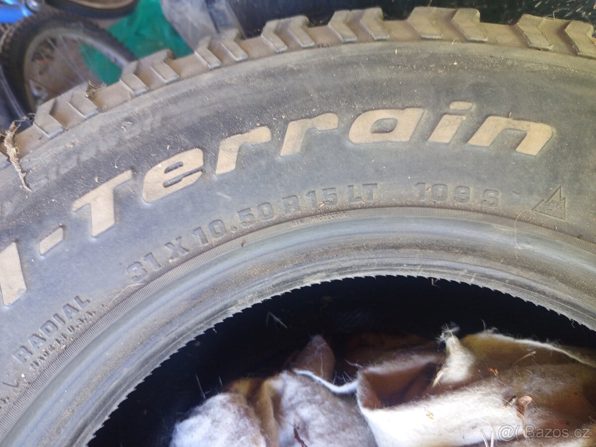 Prodám 4 zimní pneu Toyota Hilux