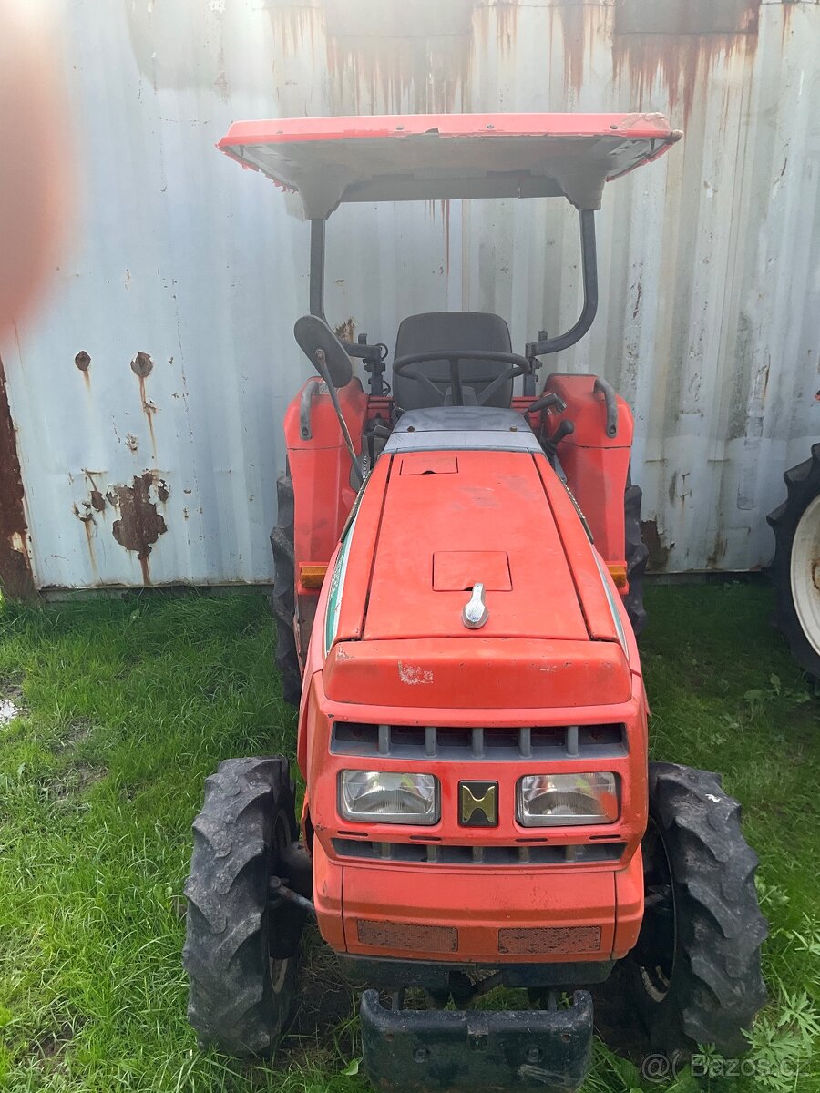 Japonský malotraktor Himoto NX221 + stříška