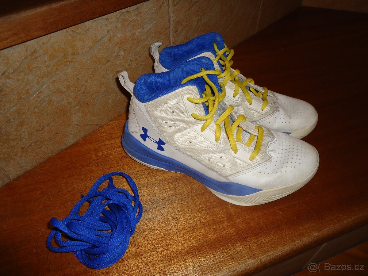 Sálovky, halovky, boty basketbal Under Armour vel. 36