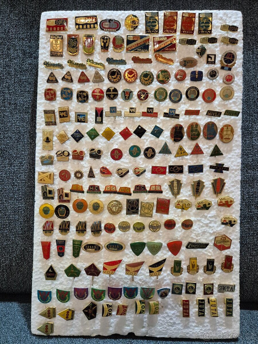 Sbírka odznaků a vyznamenání cca 2100ks