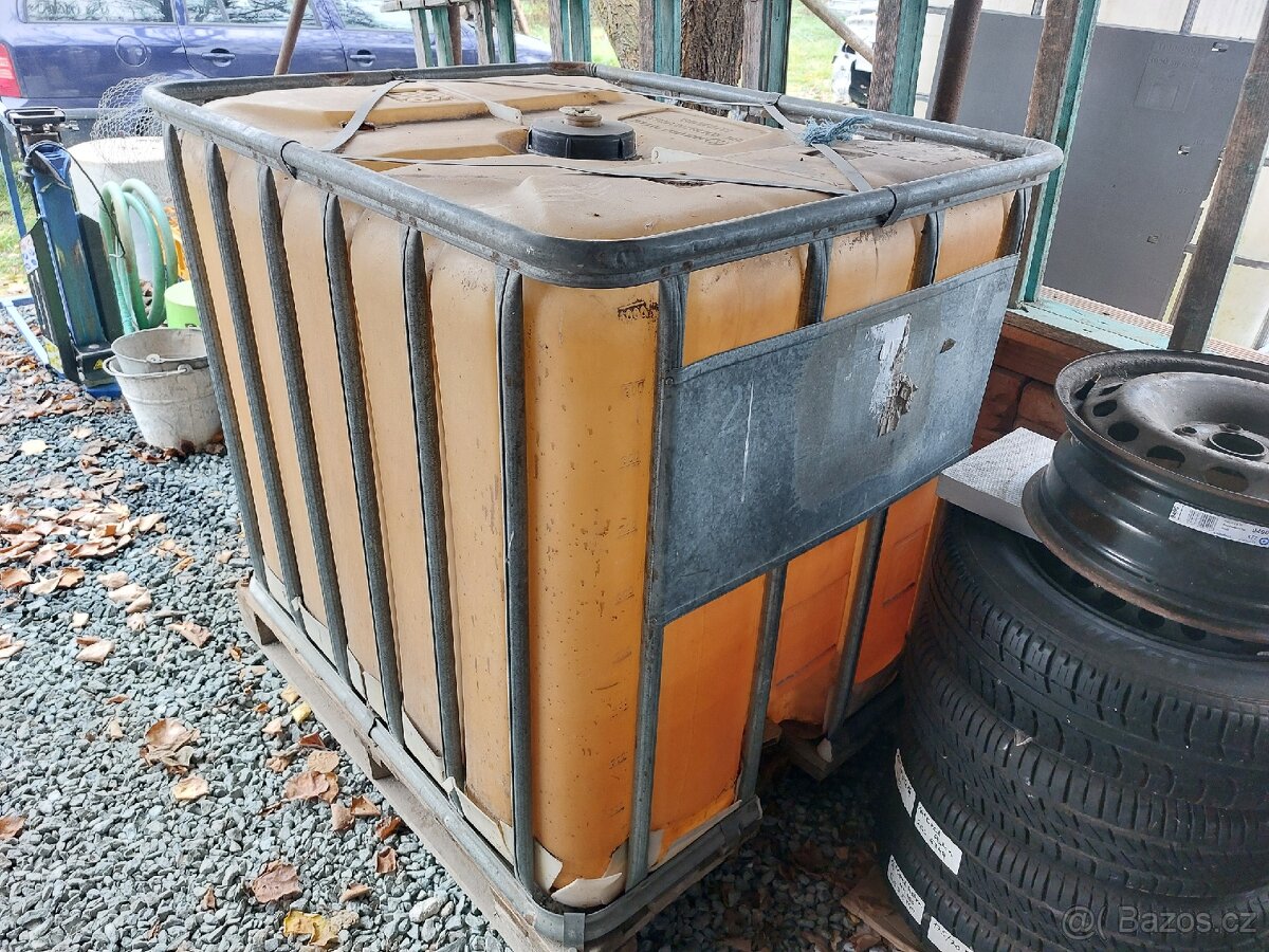 Použíta IBC Nádrž (Kontejner)