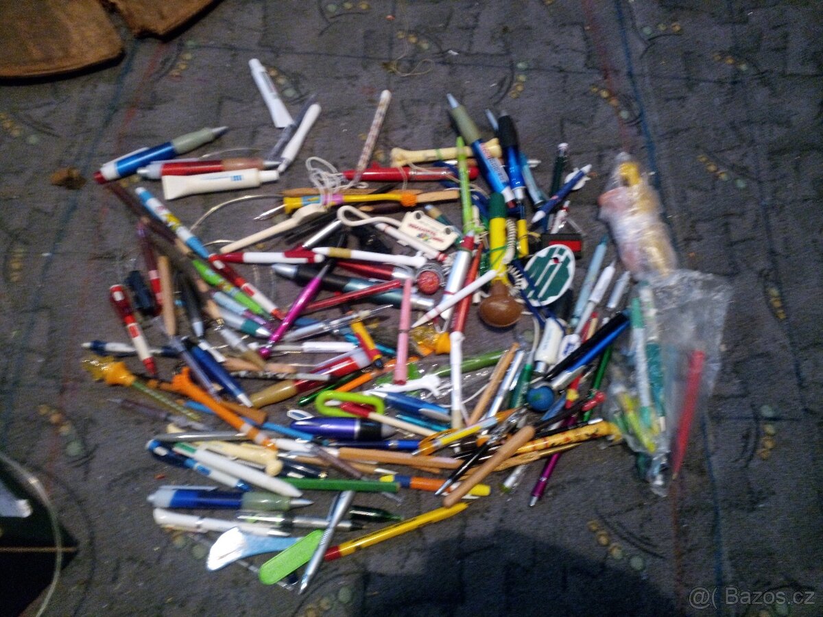 Neobvyklé propisky sbírka