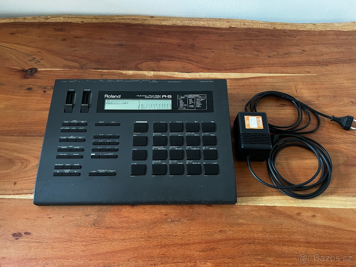 Roland R-8 Human Rhythm Composer + originální adaptér