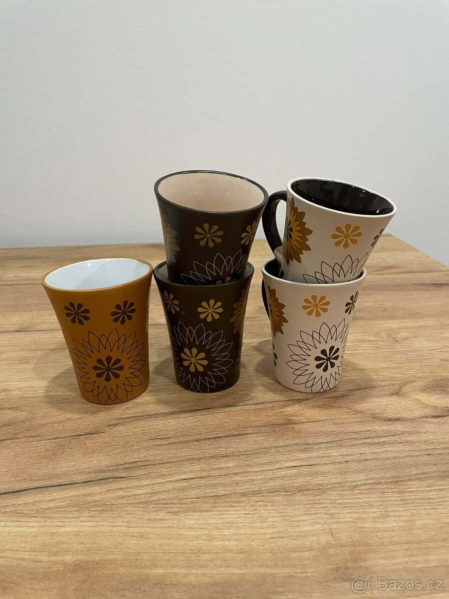 Hrnky – 5 stejných kusů