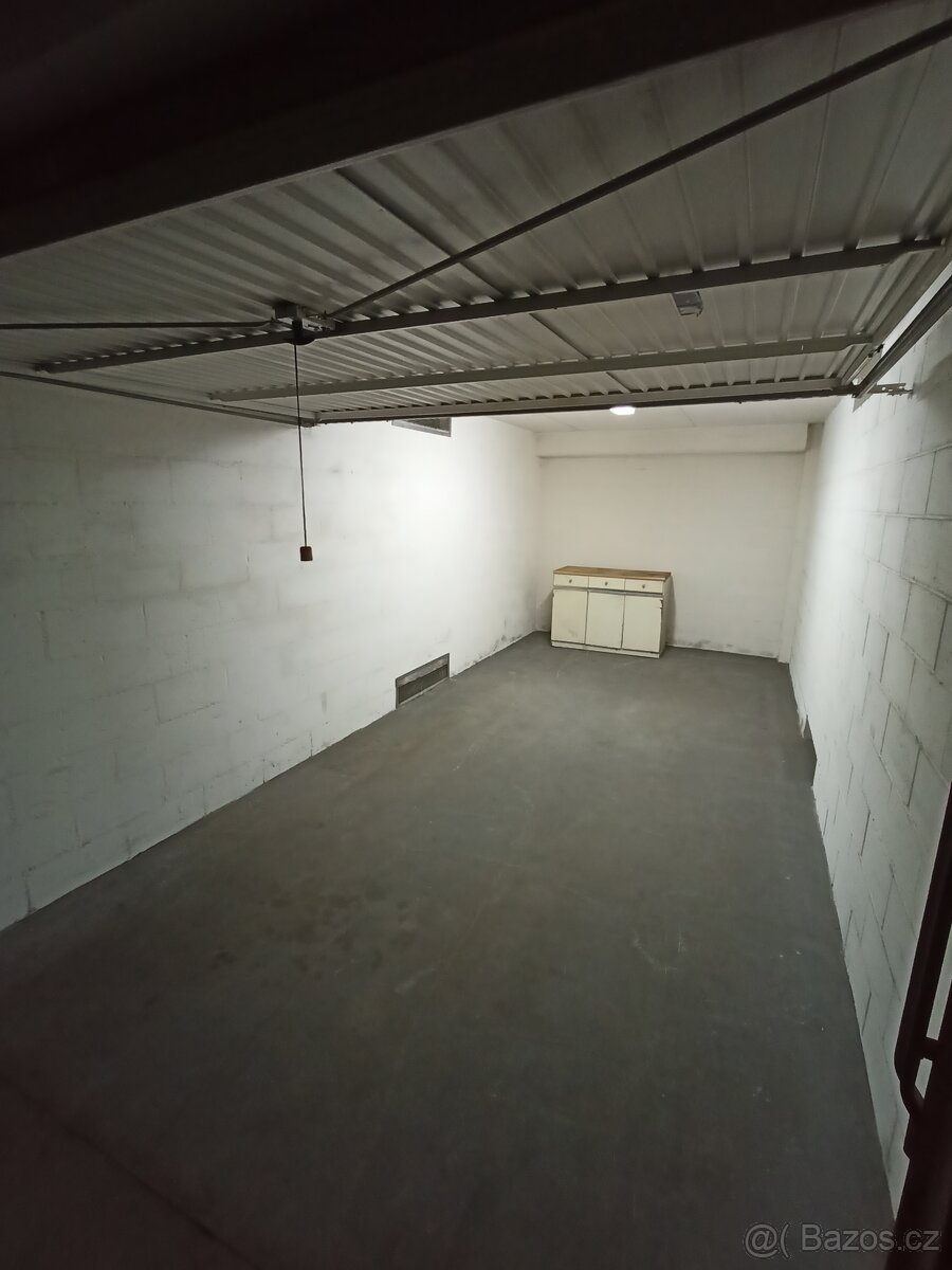 Pronájem garáže s elektřinou. Havlíčkova ulice Mladá Bolesl.