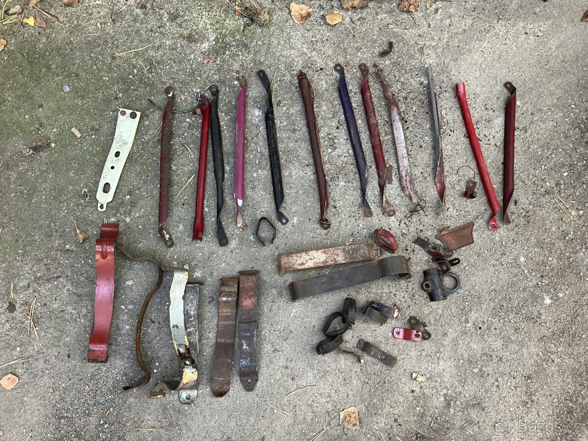 držáky lanek tachometru jawačz