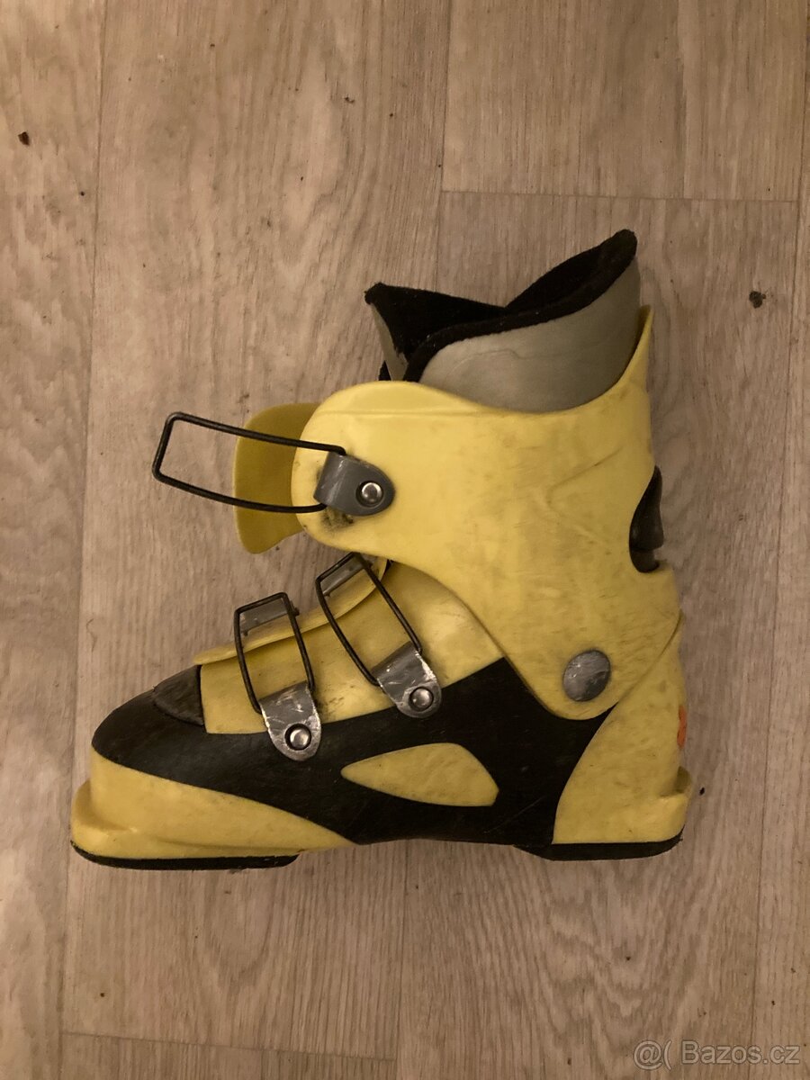 Boty na sjezdovky velikost 33