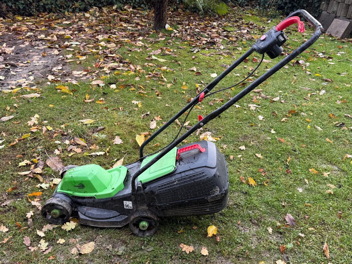 Elektrická sekačka na trávu