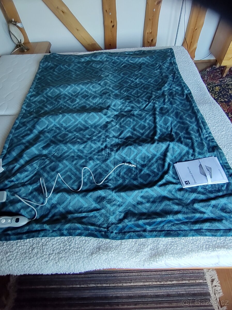 Prodám vyhřívanou plyšovou deku