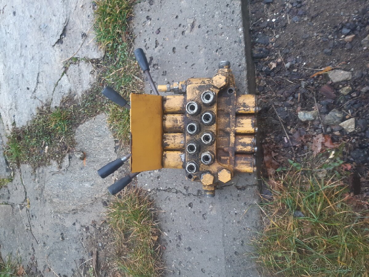 Prodám hydraulický rozvadéč