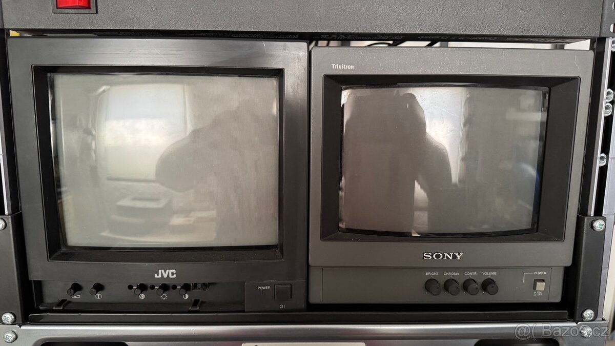 Prodám sony Trinitron a JVC CRT monitory