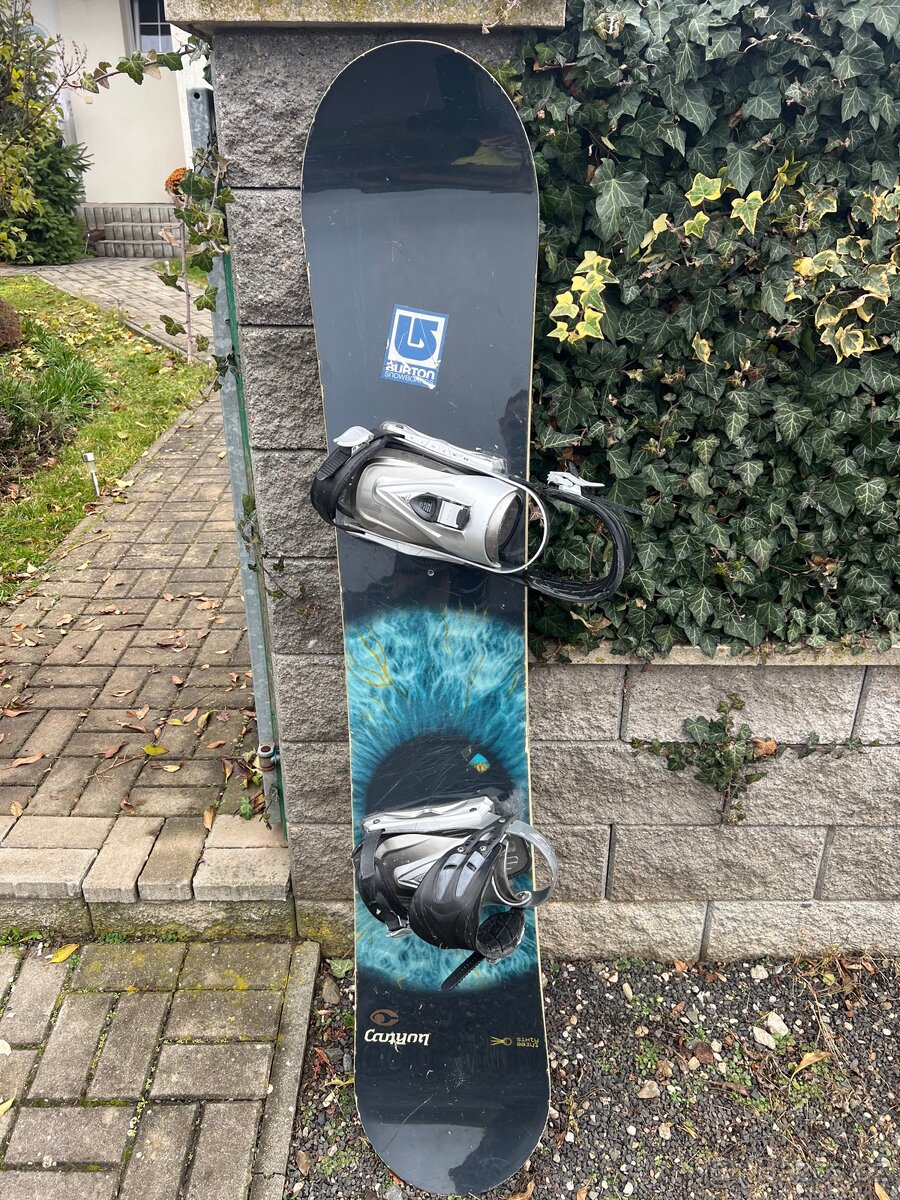 Snowboard Canyon Burton sleva