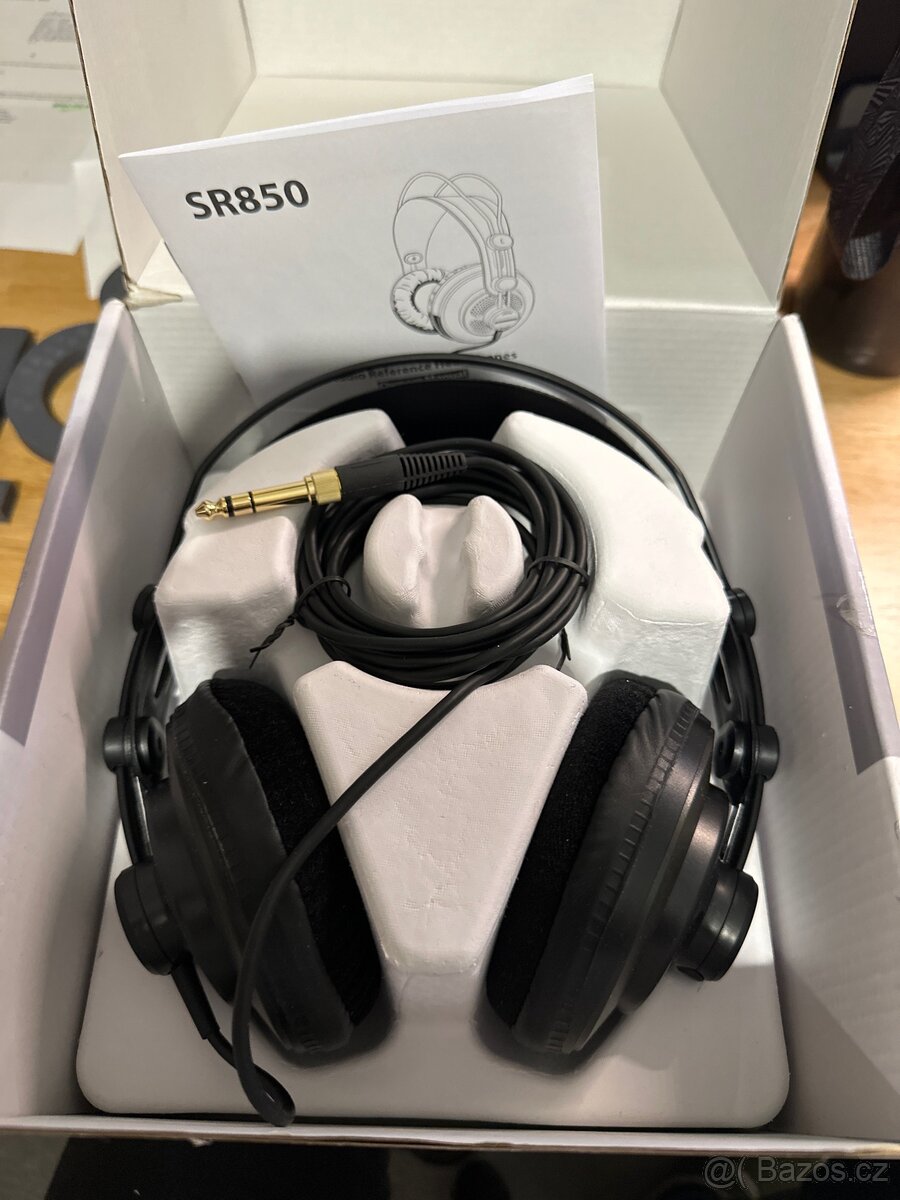 Sluchátka Samson SR850