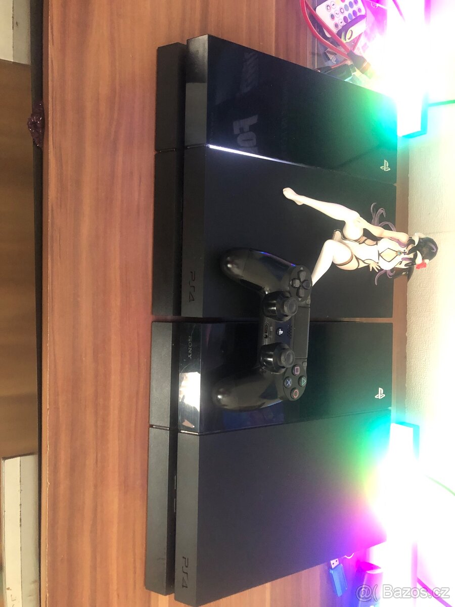 Vyměnim 2 konzole ps4 sou plne funkční