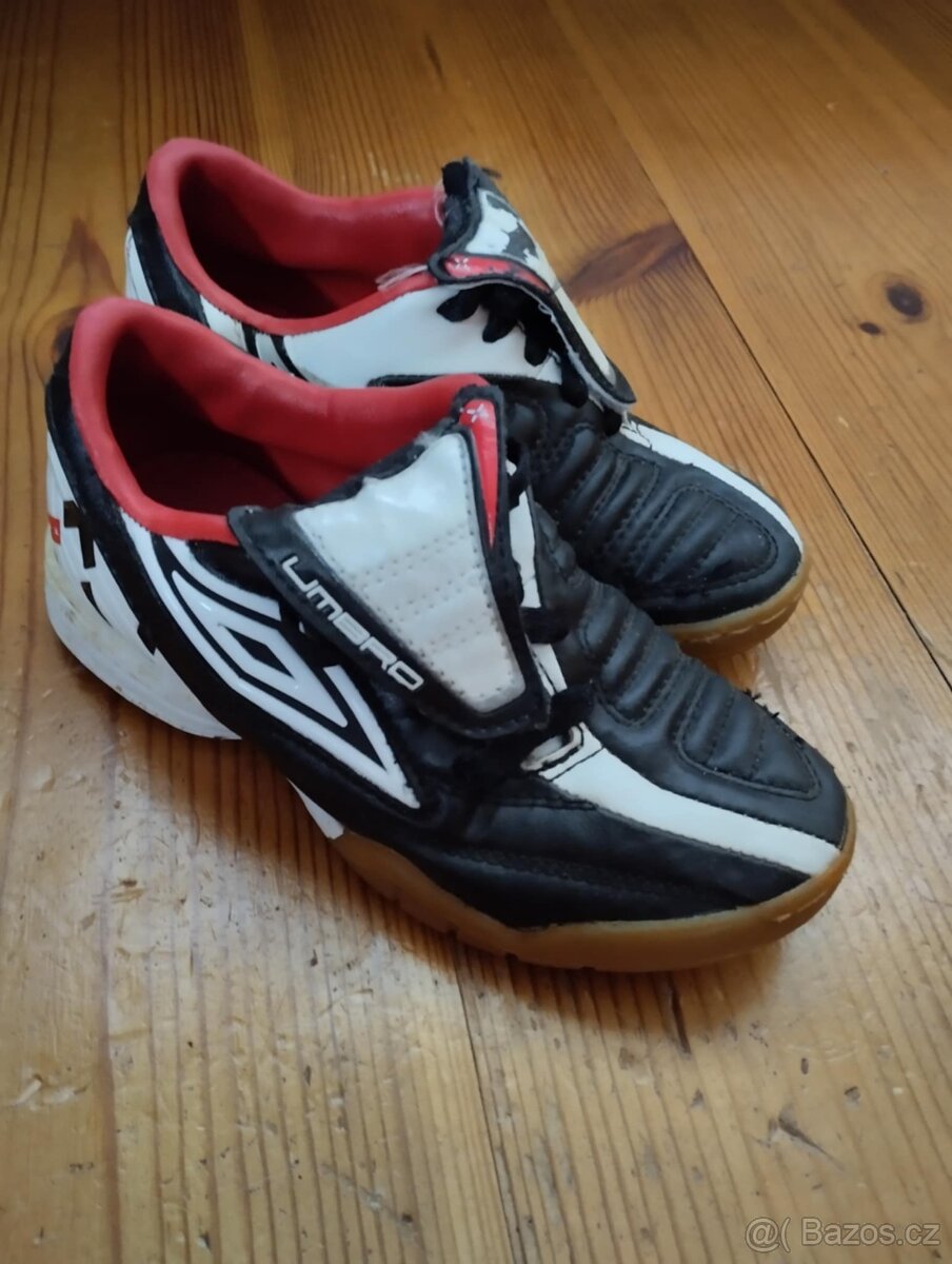 Sálové boty Umbro vel. 31,5