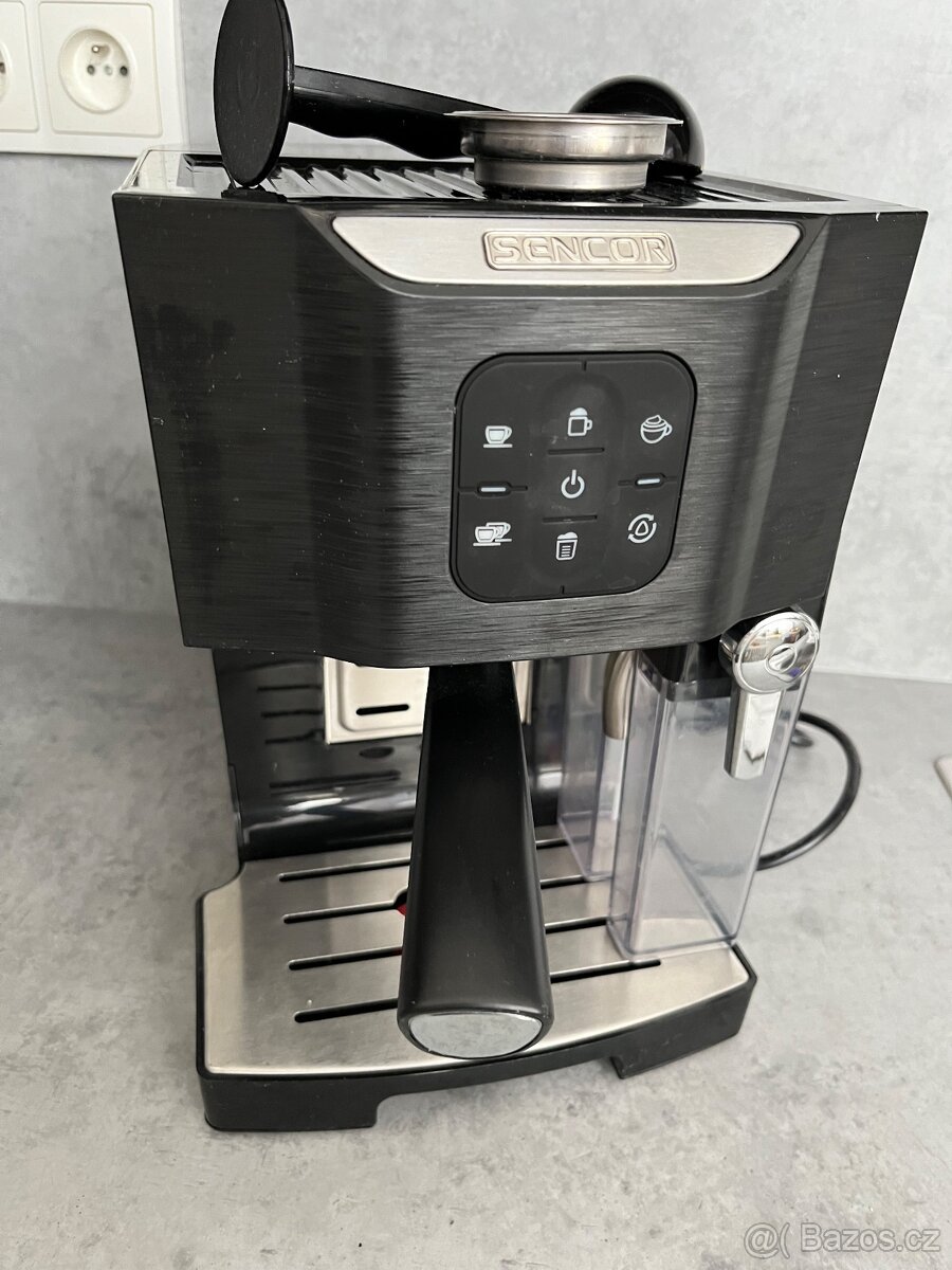 Kávovar Sencor SES 4040BK