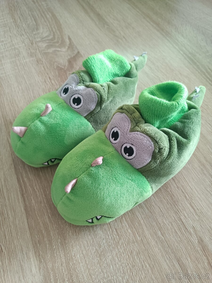 Bačkůrky dinosaur ,velikost 26