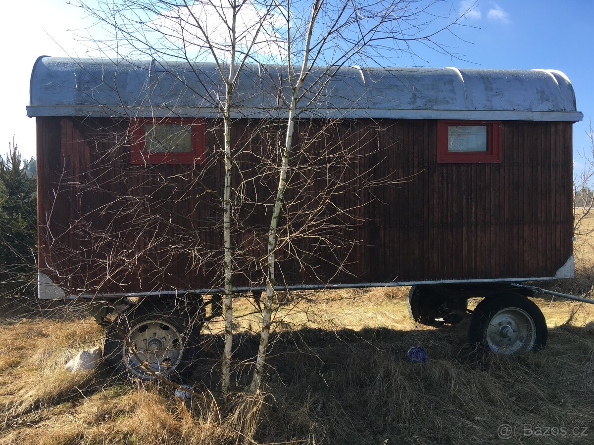 Historicka drevena maringotka