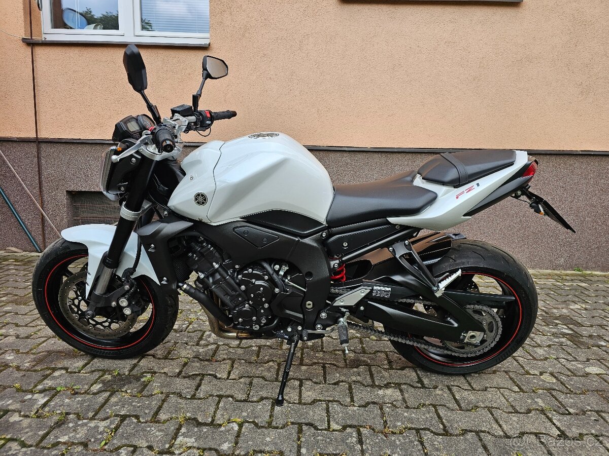 Yamaha FZ1N, 2011, najeto jen 12 tis. km - stav nové