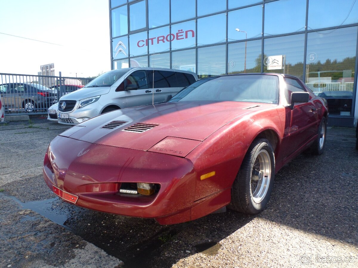 PONTIAC FIREBIRD