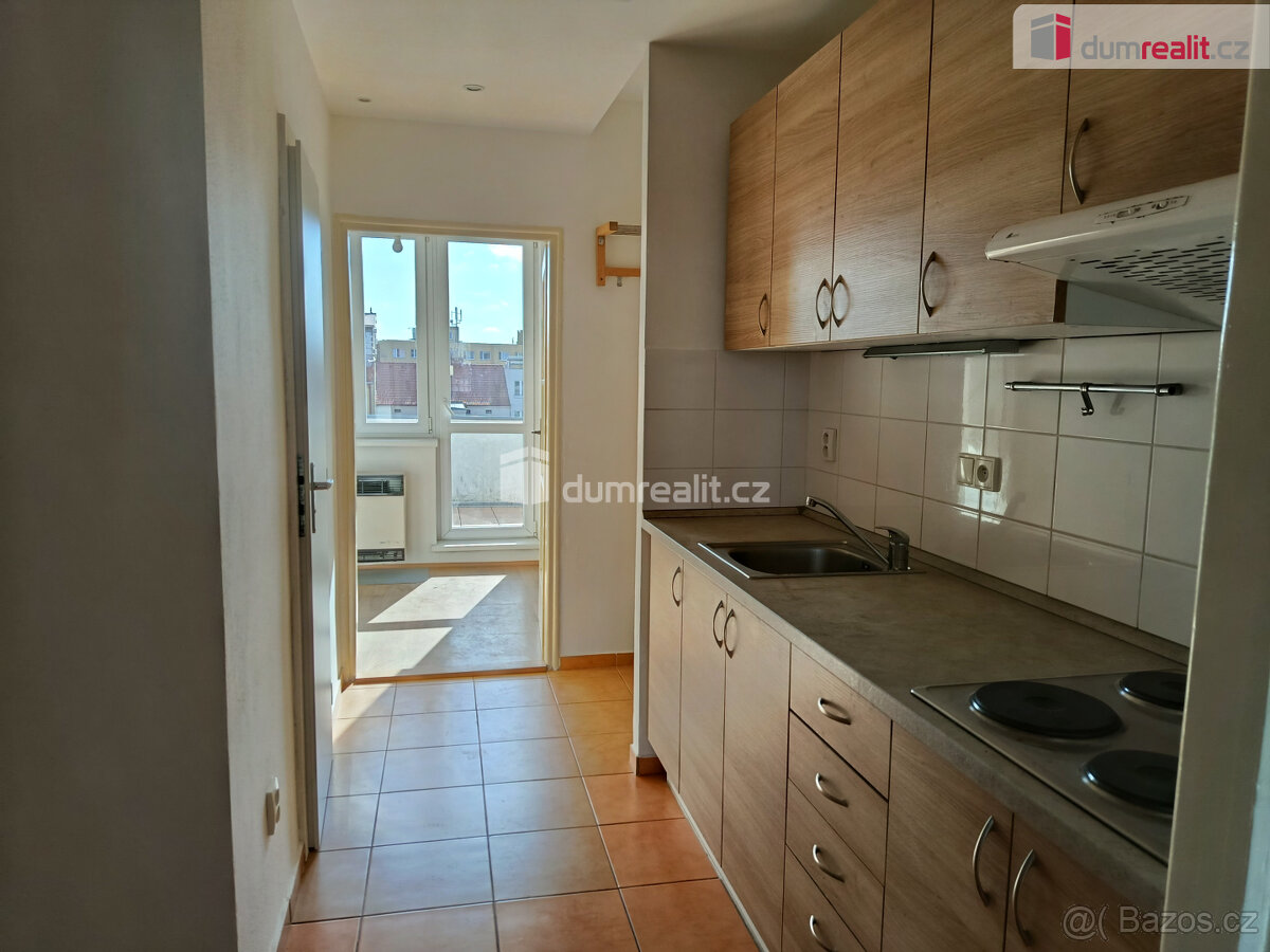 Velmi pěkný byt 2+kk po rekonstrukci, Praha 10-Vršovice
