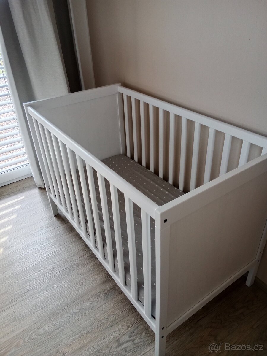 Dětská postýlka Sundvik IKEA + matrace