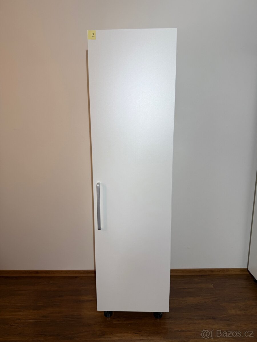 Šatní skříň 53,5x60x200