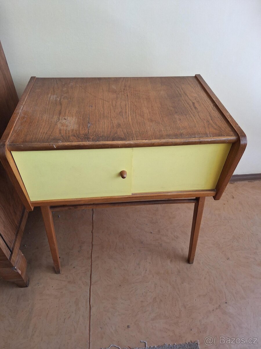 Retro stolek