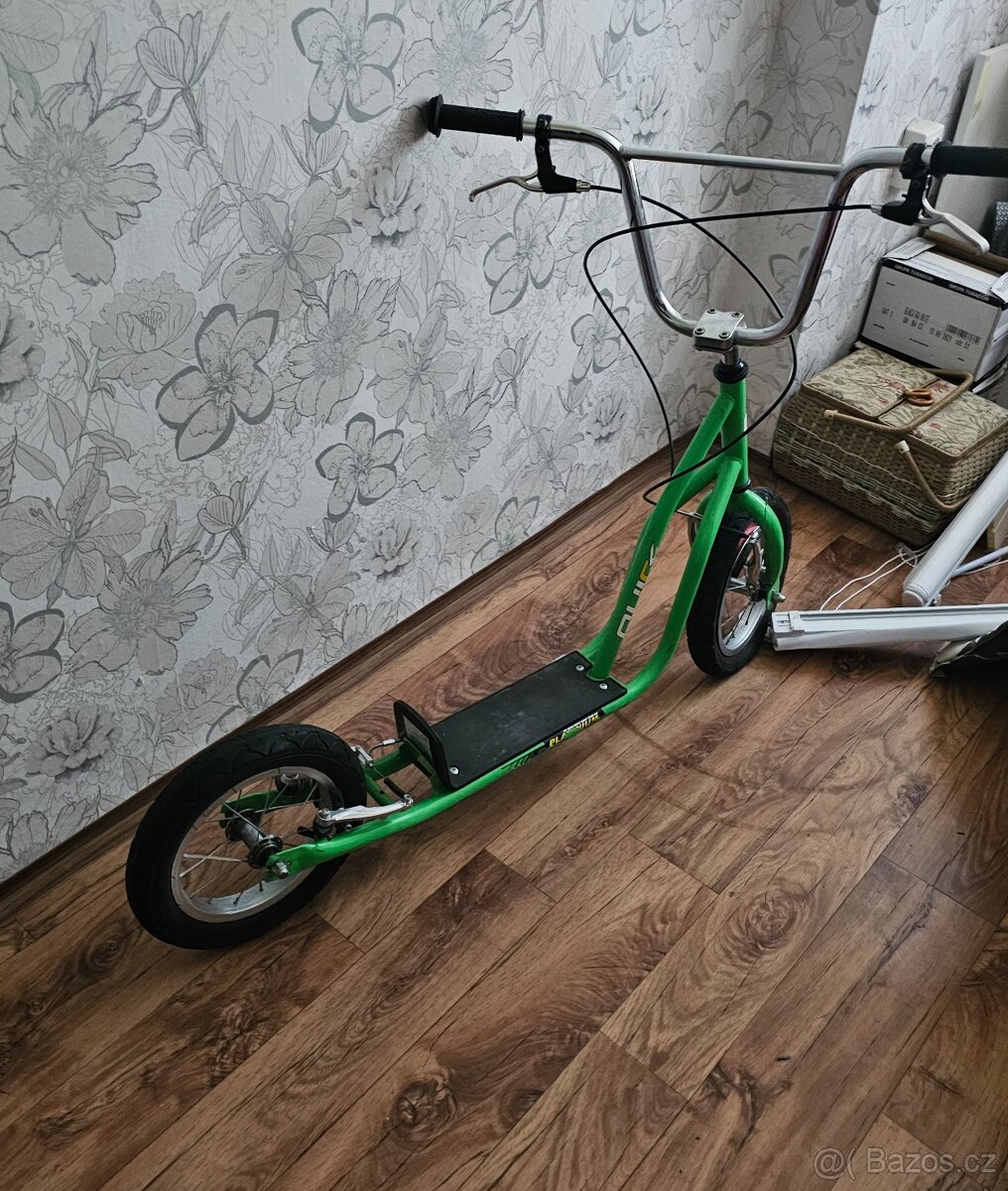 Prodam krasnou kolobezku