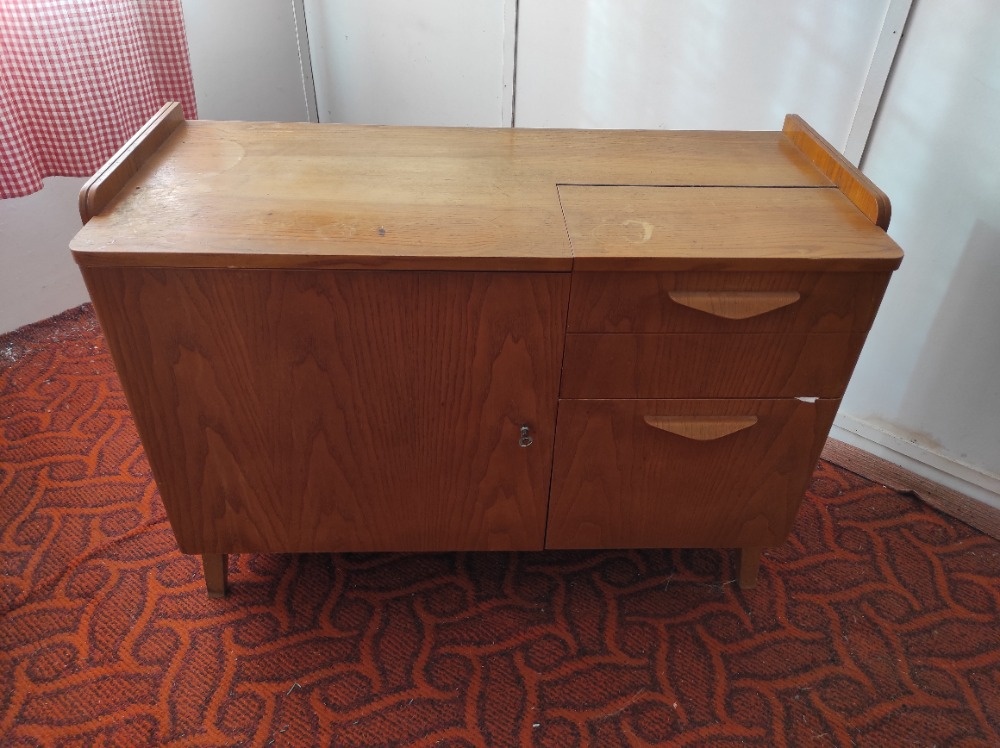 Stolek retro 80 léta