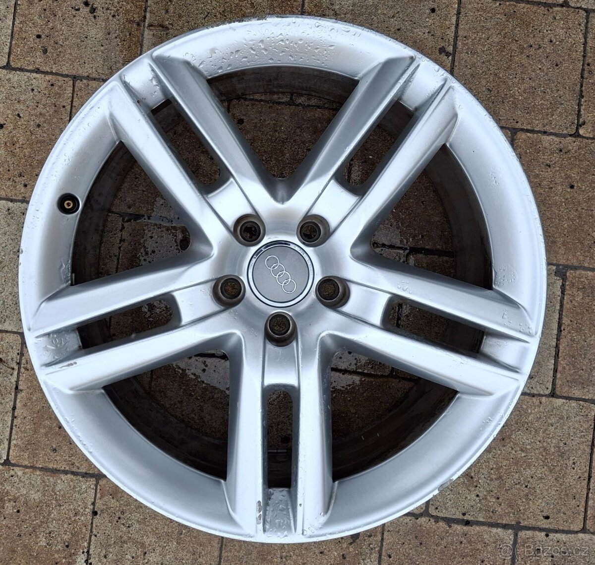 19" Audi 8,5j et 45 sada elektronů
