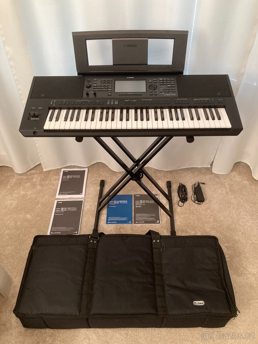 Yamaha PSR SX700