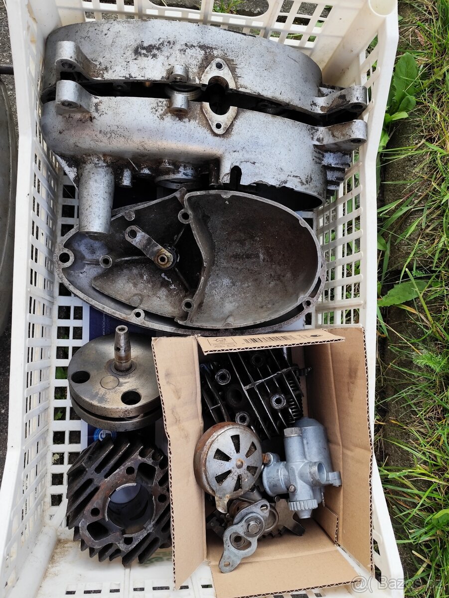 Jawa 555 díly
