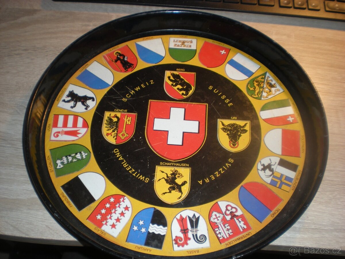 plechový podnos,Švýcarské vlajky