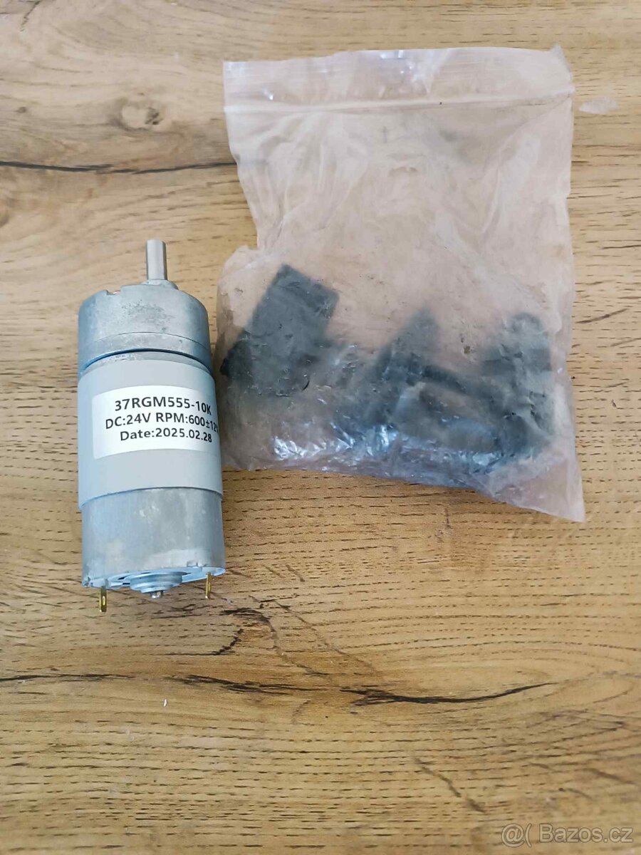 DC převodový motor 37RGM555-10K, 24V, 600 ot./min