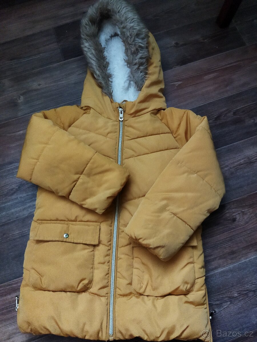 Teplá bunda vel. 110/116
