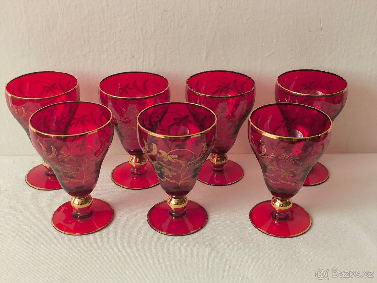 Červené sklenice 7x