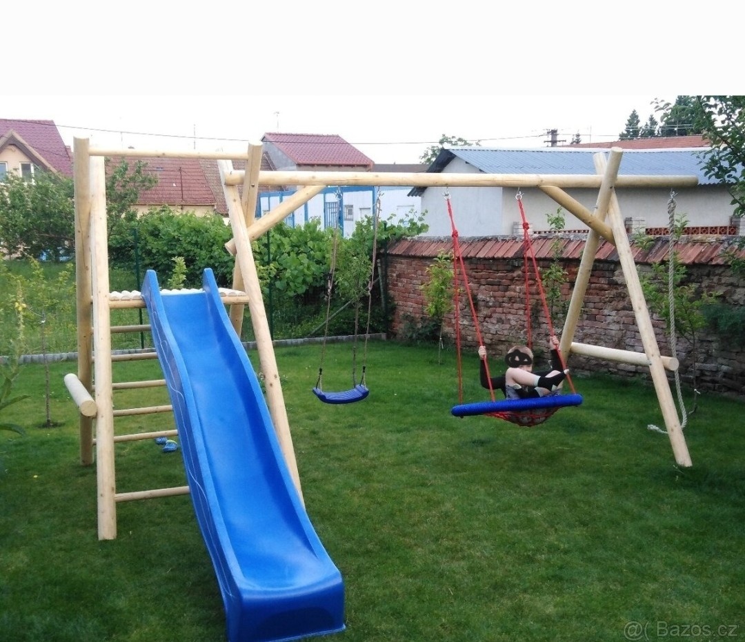 Detska zahradni houpacka se skluzavkou