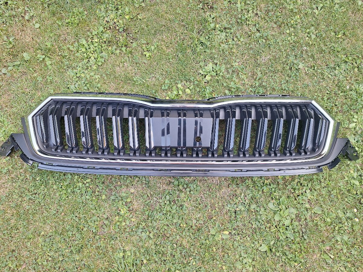 Maska chladiče Škoda Octavia 4 facelift celá - nové